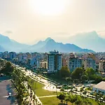 The Corner Park Hotel 3*