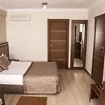 Hotel The Corner Park