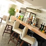 The Corner Park Hotel