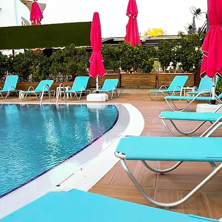 The Corner Park Hotel 3*