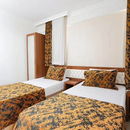 Hotel The Corner Park 3*