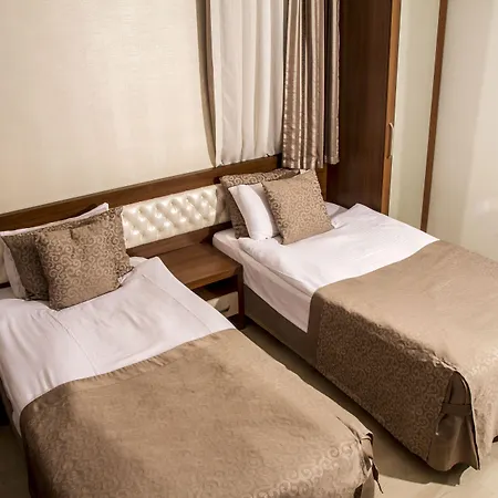 The Corner Park Hotel