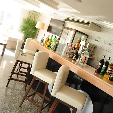 The Corner Park Hotel