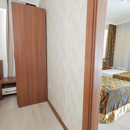 The Corner Park 3* Antalya