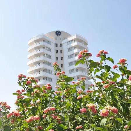 The Corner Park Hotell 3*