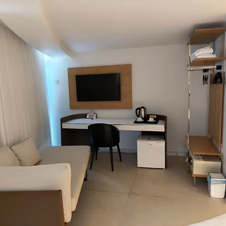 The Corner Park 3*