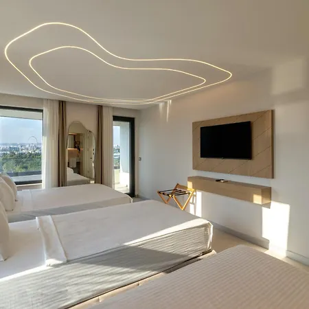 The Corner Park Hotel 3*