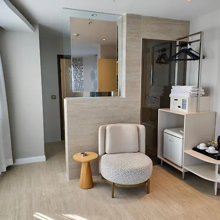 The Corner Park Hotel Antalya