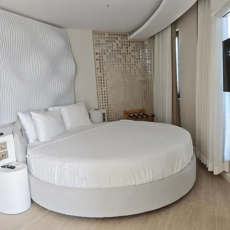 The Corner Park Hotel 3*