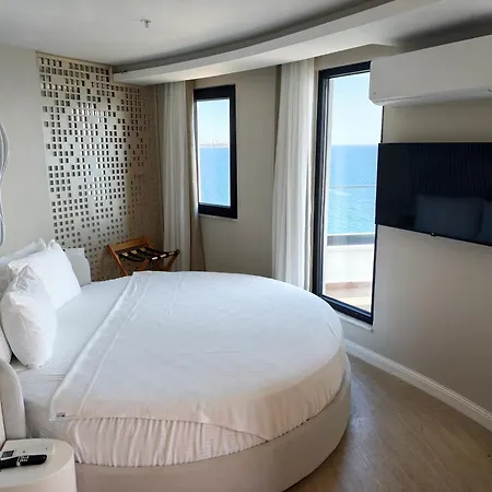 Hotel The Corner Park 3*