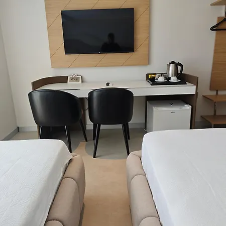 The Corner Park 3*