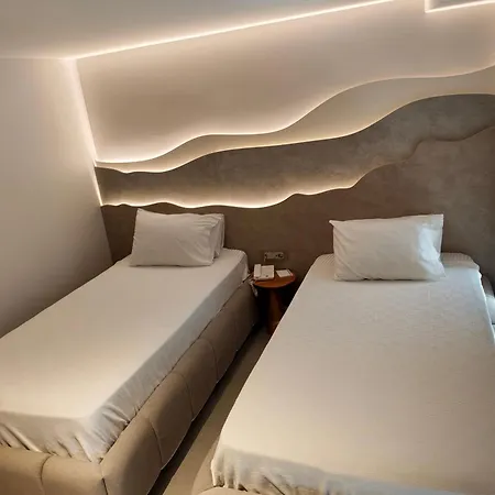 The Corner Park 3* Antalya
