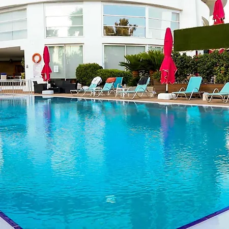 Hotel The Corner Park 3*