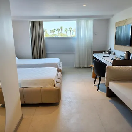 The Corner Park 3* Antalya