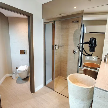 The Corner Park Hotel 3*