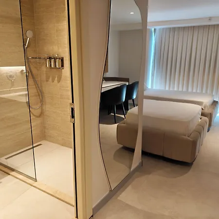 The Corner Park Hotel Antalya