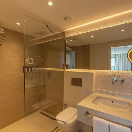 Hotel The Corner Park 3*