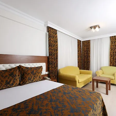The Corner Park Otel 3*