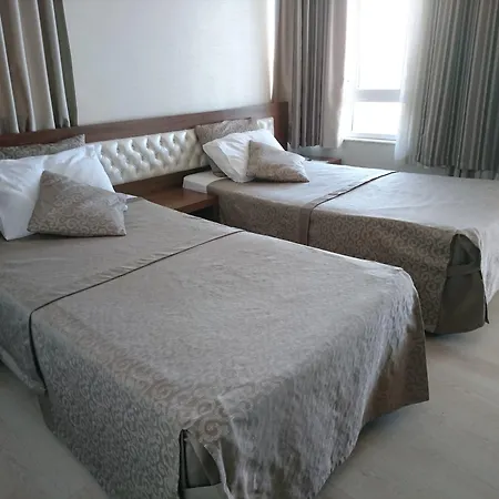 The Corner Park Отель 3*