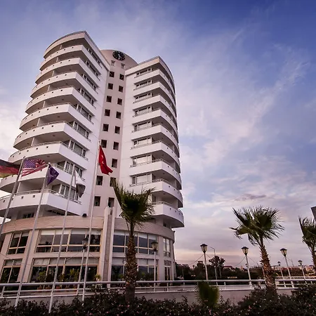 The Corner Park Hotel 3*