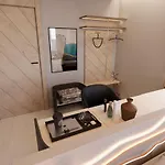 The Corner Park Hotel